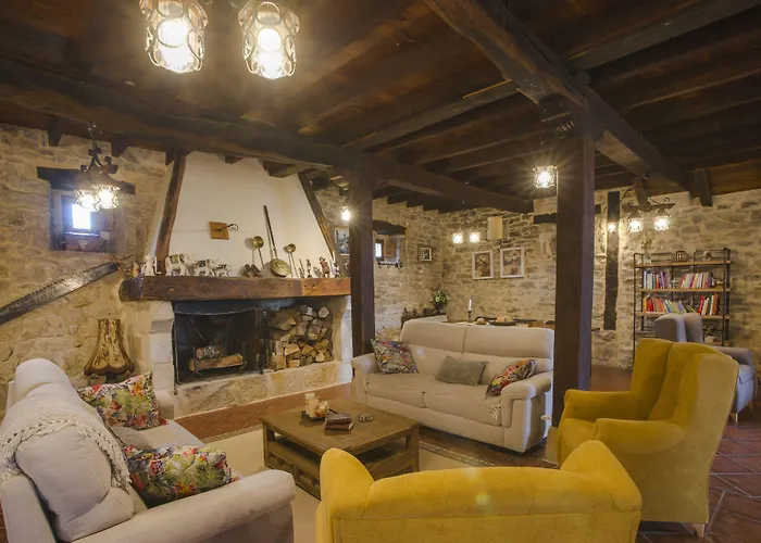 Condado De La Mota Hotel *