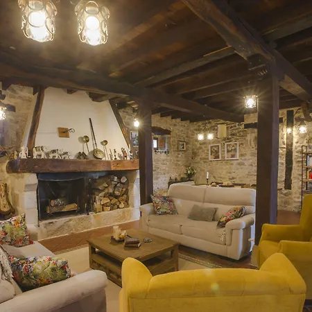 Condado De La Mota Hotel *